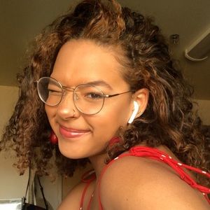 Meet your Posher, Isabelle